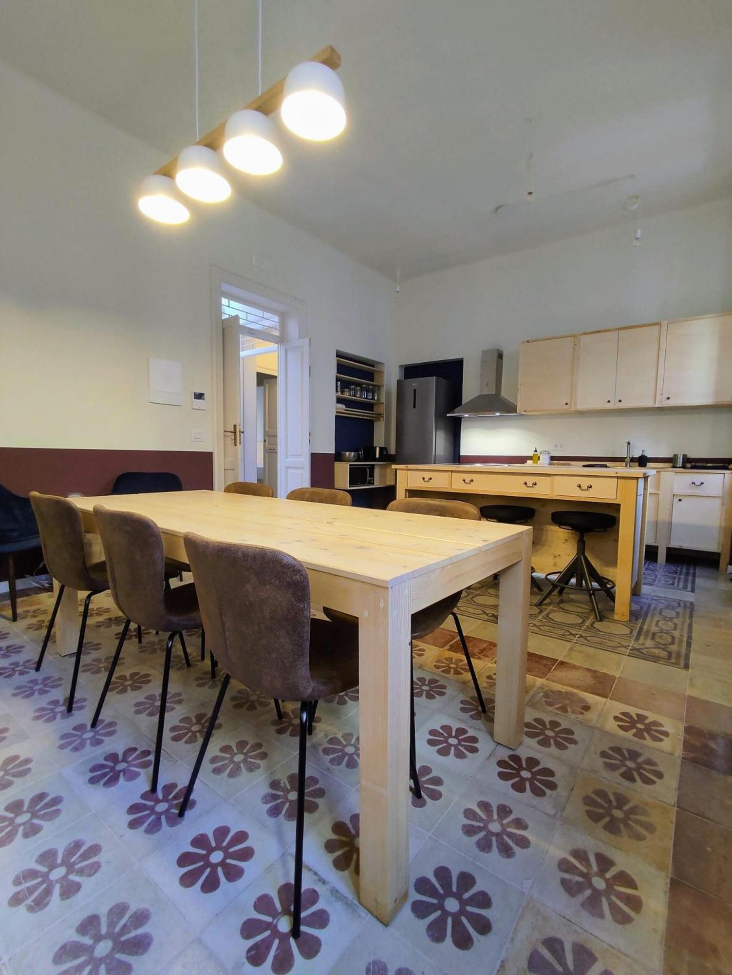 Pensión Lostabile & Coworking *